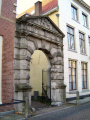 Hofpoort aan de Nieuwegracht. Foto: A. Roks